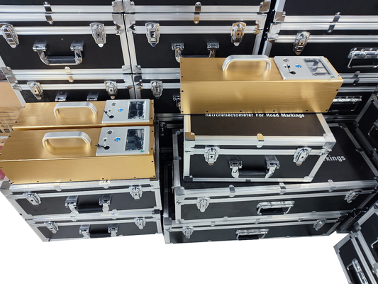 700mm X 135mm X 115mm Retroreflector Meter with 16G Data Storage for Precise Brightness Coefficient